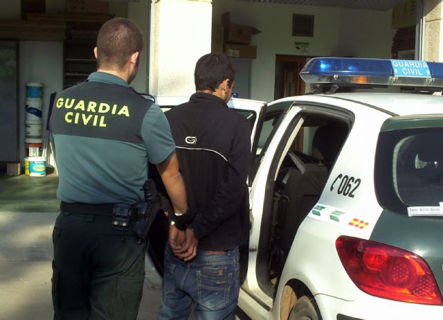 La Guardia Civil detiene a nueve personas relacionadas con delitos de robo en viviendas en la Región de Murcia, Foto 2