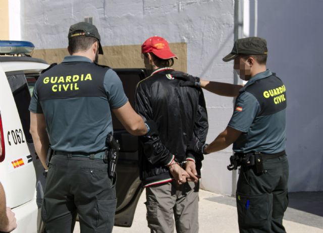 La Guardia Civil detiene a nueve personas relacionadas con delitos de robo en viviendas en la Región de Murcia - 5, Foto 5