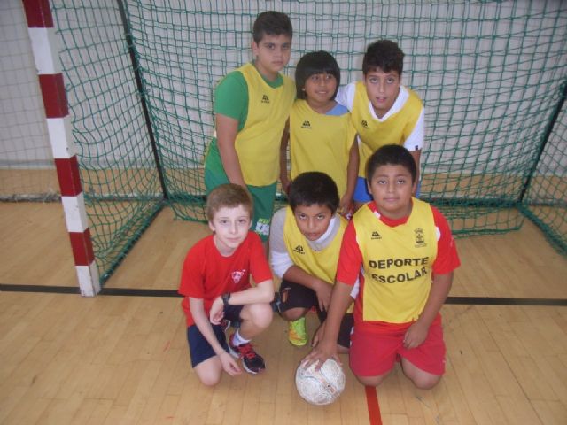 Un total de 911 escolares participan en la fase local de baloncesto, balonmano, fútbol sala y voleibol del programa de Deporte Escolar, Foto 6