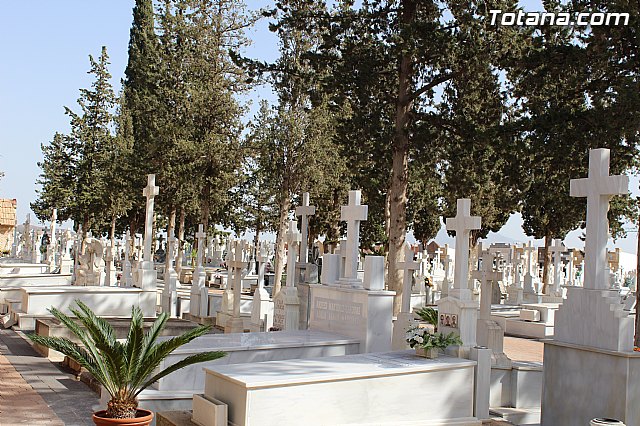 El Ayuntamiento pone a punto el Cementerio Municipal 