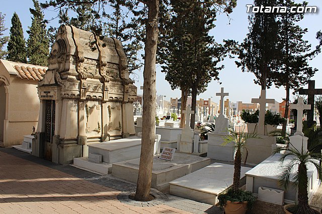 El Ayuntamiento pone a punto el Cementerio Municipal 