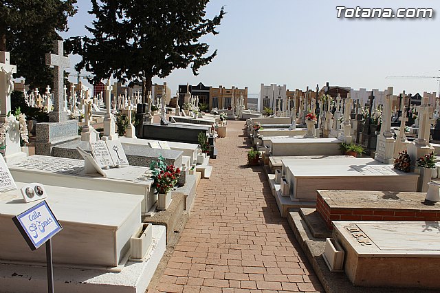 El Ayuntamiento pone a punto el Cementerio Municipal 