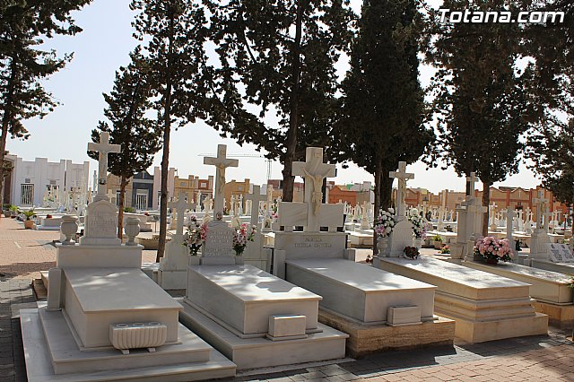 El Ayuntamiento pone a punto el Cementerio Municipal 