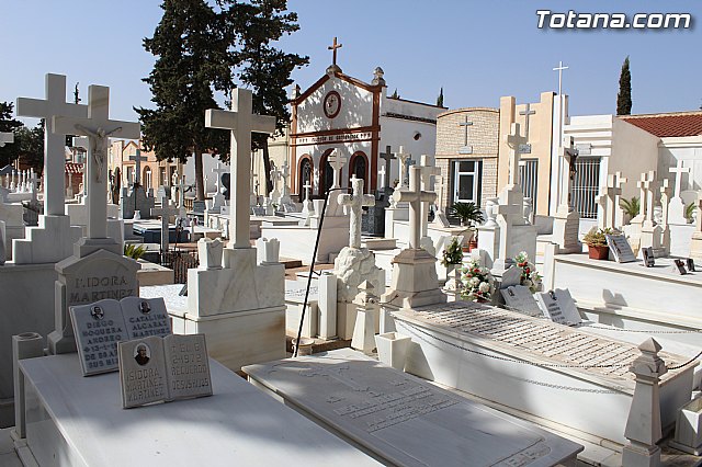El Ayuntamiento pone a punto el Cementerio Municipal 
