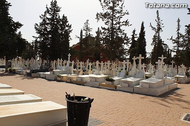 El Ayuntamiento pone a punto el Cementerio Municipal 