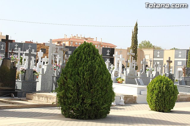 El Ayuntamiento pone a punto el Cementerio Municipal 