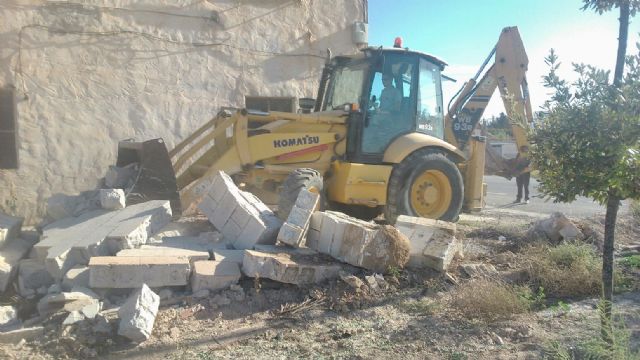 Mas de 10 policías locales han sido desplegados para hacer la polémica calle de Pinilla - 1, Foto 1