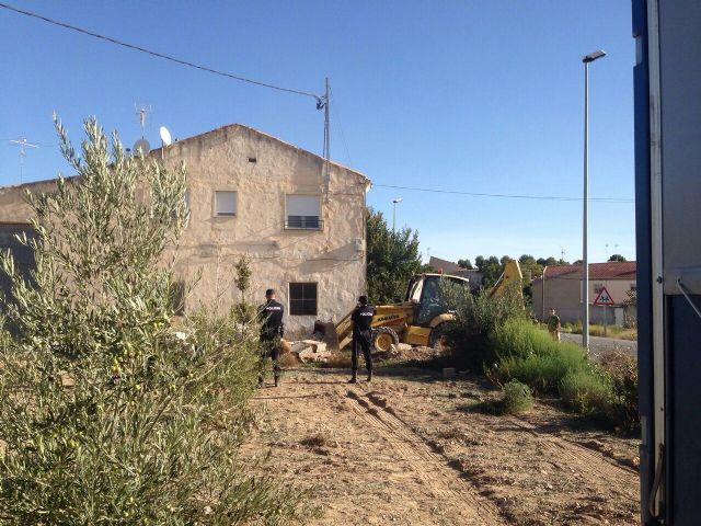 Mas de 10 policías locales han sido desplegados para hacer la polémica calle de Pinilla - 3, Foto 3