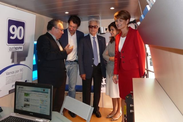 La Consejería de Empresa pone en marcha el ´Info móvil´ para acercar todos los servicios del Info a los emprendedores de 13 municipios - 1, Foto 1