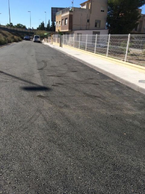 Calidad Urbana mejora la pavimentación en el Carril del Francés y amplía las aceras en la Calle Flores del barrio del Ranero - 1, Foto 1