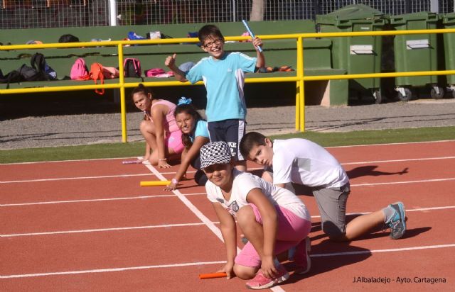 El primer MACROADE de Atletismo acerca el deporte a 300 escolares - 1, Foto 1