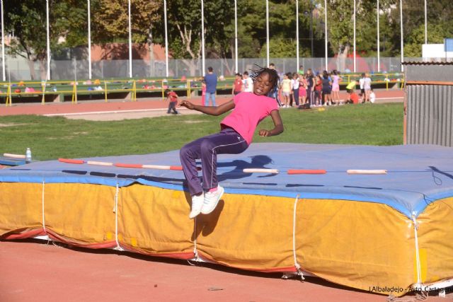 El primer MACROADE de Atletismo acerca el deporte a 300 escolares - 2, Foto 2