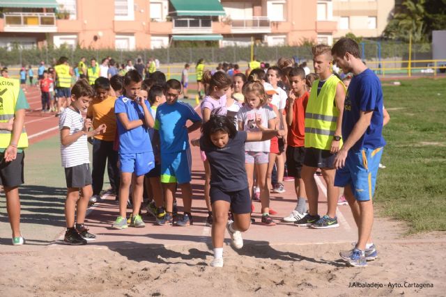 El primer MACROADE de Atletismo acerca el deporte a 300 escolares - 3, Foto 3