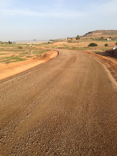En marcha el asfaltado de los caminos rurales del municipio - 1, Foto 1