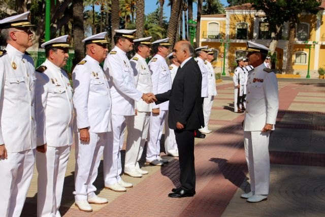 Garre destaca la importancia de reforzar la colaboración entre la Administración regional  y las unidades de la Armada Española - 1, Foto 1