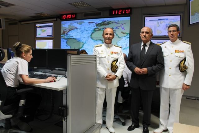 Garre destaca la importancia de reforzar la colaboración entre la Administración regional  y las unidades de la Armada Española - 3, Foto 3