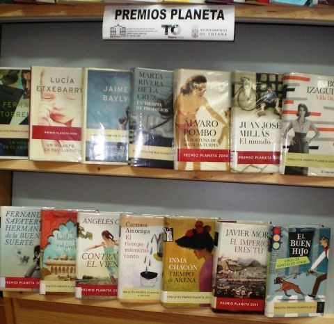 La Biblioteca Municipal, con motivo de la elección del ganador y finalista de los Premios Planeta, pone a disposición de los usuarios una selección de los ganadores de la última década