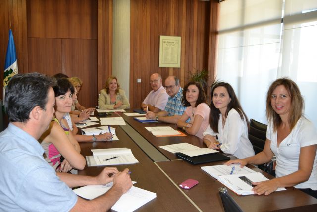 Los directores de los centros educativos y el Ayuntamiento coordinan actividades para el curso 2014-2015 - 1, Foto 1