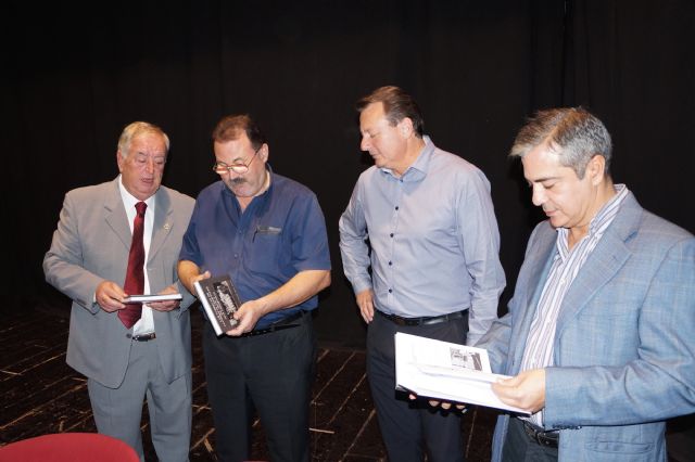 El cronista oficial de Ceutí revisa la historia de la industria conservera local - 1, Foto 1