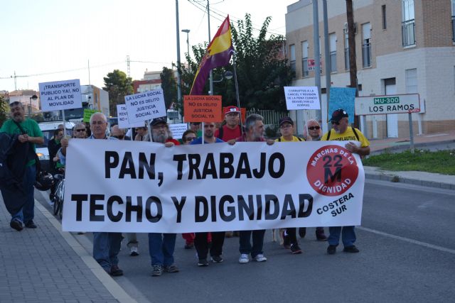 Cientos de personas se manifiestan en la Costera Sur bajo el lema Pan, trabajo, techo y dignidad - 1, Foto 1