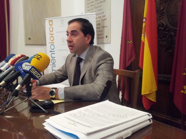 El Ayuntamiento redacta una ordenanza para conciliar las terrazas de establecimientos hosteleros con el descanso de los vecinos y el paso de los ciudadanos - 1, Foto 1