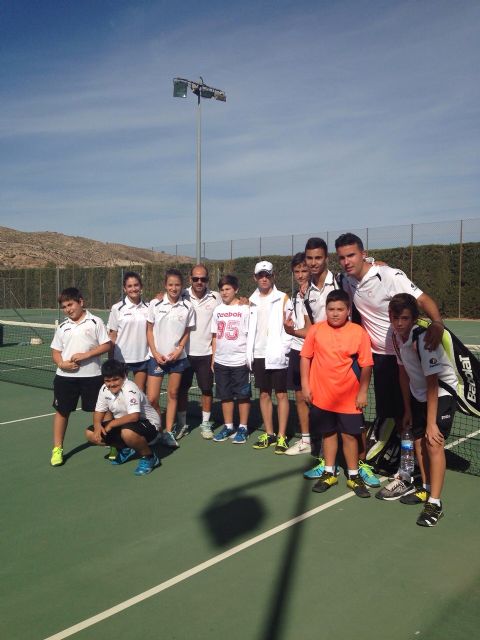 Gran comienzo de la Liga Regional Interescuelas del equipo del Club de Tenis Totana, Foto 7