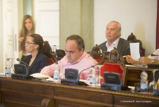 El pleno da luz verda a las Ordenanzas que establecen la congelación de impuestos para 2015 - 1, Foto 1