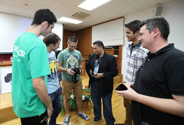 La UCAM acoge la presentación en Europa del casco de realidad virtual portátil - 1, Foto 1