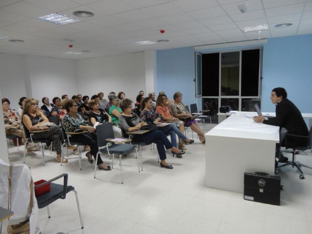 Las mujeres de Puerto Lumbreras reciben una charla sobre prevención de Cáncer de mama - 1, Foto 1