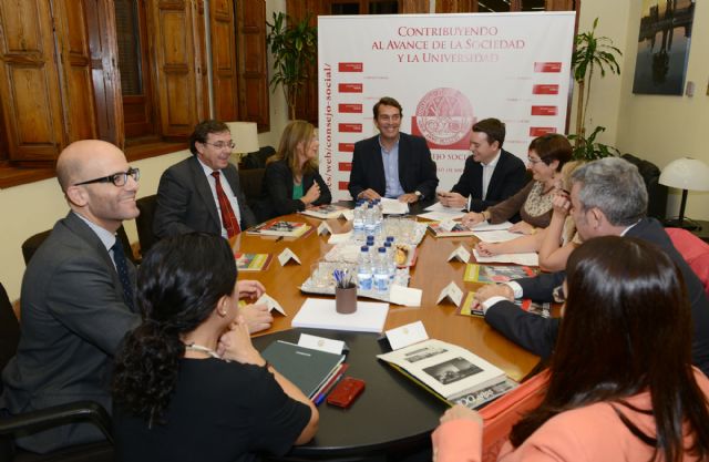 El Consejo Social de la UMU constituye una comisión de expertos en recursos humanos para mejorar la empleabilidad de sus alumnos - 1, Foto 1