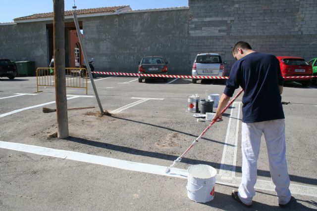 El Ayuntamiento lleva a cabo diferentes labores de mantenimiento en el entorno del cementerio - 3, Foto 3