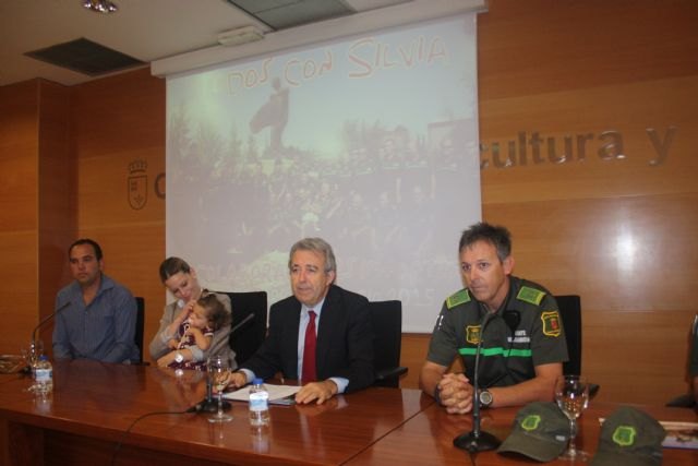 Agentes medioambientales prestan su imagen en un calendario solidario para recaudar fondos para una niña afectada por una encefalopatía - 2, Foto 2