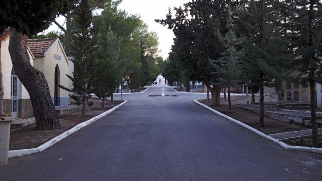 El Ayuntamiento realiza obras de asfaltado en el cementerio con un presupuesto de 79.895 euros - 1, Foto 1