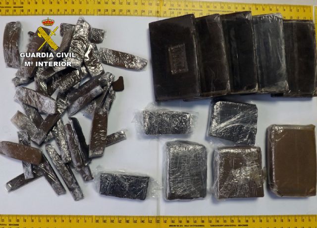 La Guardia Civil desmantela dos activos puntos de distribución de droga, en Abarán y Archena - 1, Foto 1