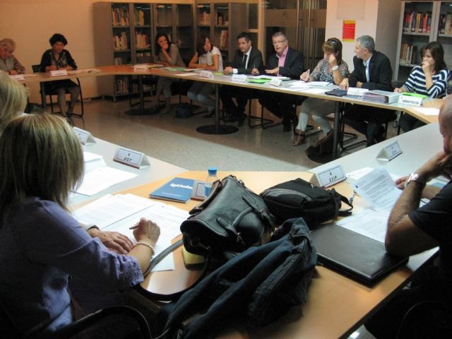 La Comunidad aprobará en un plazo máximo de cuatro meses planes de igualdad en todos los sectores de la Administración regional - 1, Foto 1