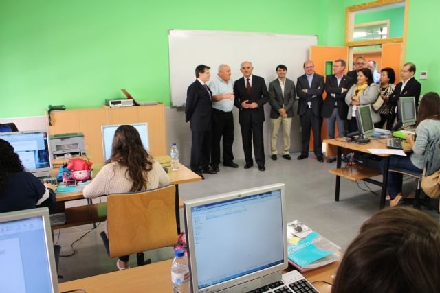 Garre afirma que la inauguración del nuevo IES Ramón Arcas Meca acredita el compromiso del Gobierno regional con la reconstrucción de Lorca - 3, Foto 3
