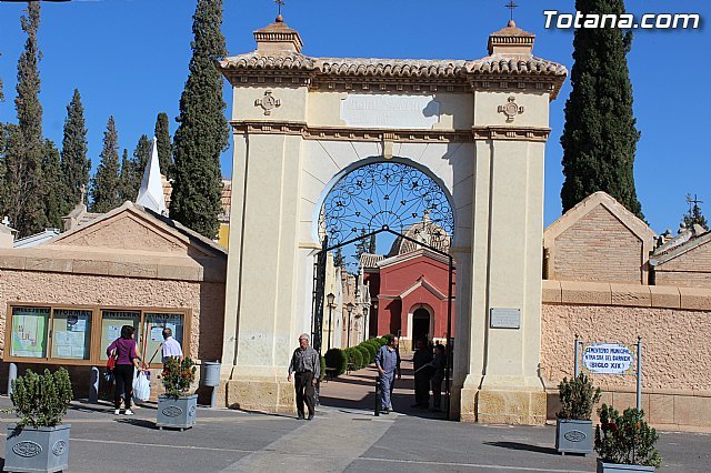 Se pone en marcha el dispositivo de Servicios y Emergencias en el Cementerio municipal Nuestra Señora del Carmen, Foto 2