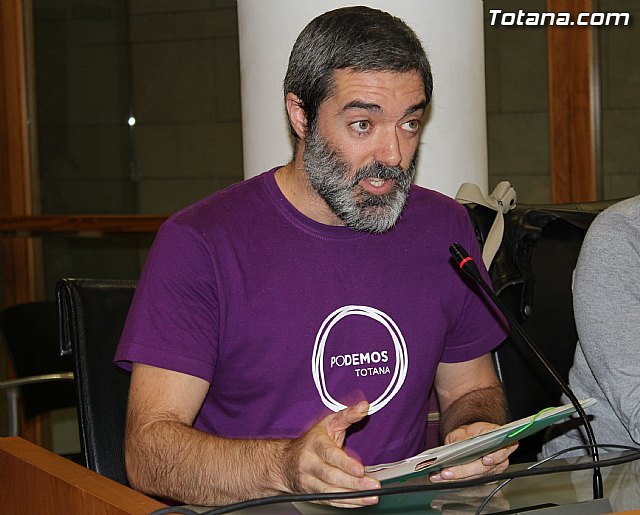 PODEMOS denuncia que la Alcaldesa de Totana impide la libre expresión de los vecinos en el Pleno del Ayuntamiento, Foto 1