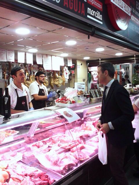 El alcalde se reúne con comerciantes y vecinos de San Cayetano - 1, Foto 1