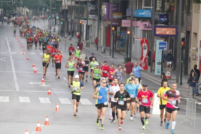 Atletas del Club de Atletismo de Totana participaron en la II Maraton de Murcia, Foto 1