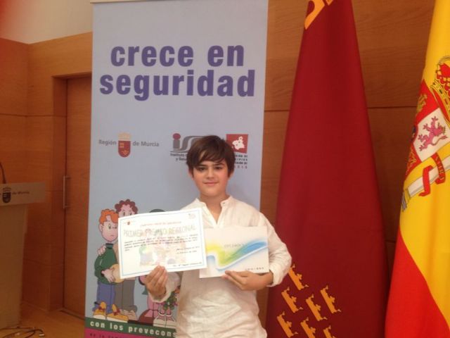 Un alumno del Colegio Obispos García Rodenas gana  uno de los cinco primeros premios del concurso 'Crecer en Seguridad' a nivel regional - 2, Foto 2