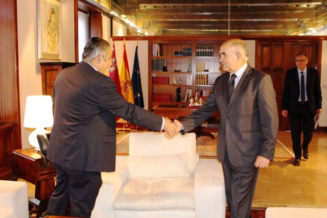 El presidente de la Comunidad, Alberto Garre, recibe al alcalde de Aledo, Simón Alcaraz - 1, Foto 1