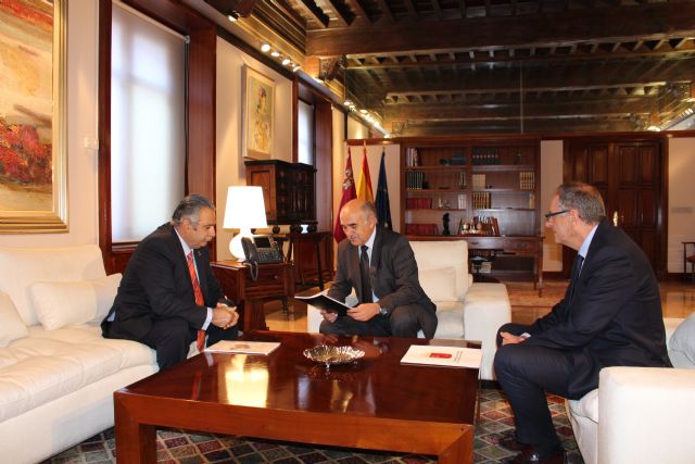 El presidente de la Comunidad, Alberto Garre, recibe al alcalde de Aledo, Simón Alcaraz - 2, Foto 2