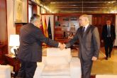 El presidente de la Comunidad, Alberto Garre, recibe al alcalde de Aledo, Simón Alcaraz