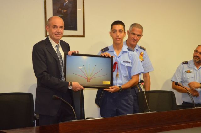 El alcalde declara vecinos del municipio a los 144 alumnos de nuevo ingreso de la AGA en su visita oficial a la localidad - 3, Foto 3