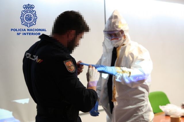 El Cuerpo Nacional de Policía realiza cursos de actuación operativa ante una persona con síntomas de padecer el virus del Ébola. - 4, Foto 4