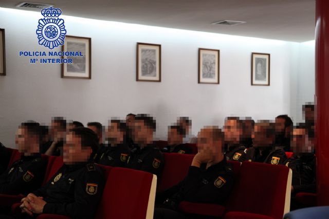 El Cuerpo Nacional de Policía realiza cursos de actuación operativa ante una persona con síntomas de padecer el virus del Ébola. - 5, Foto 5