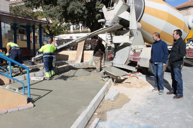 Servicios acomete importantes actuaciones en el acceso al Centro de Especialidades de Jumilla - 1, Foto 1