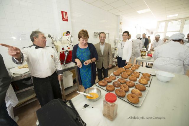 La Escuela de Hostelería forma a los futuros profesionales del sector turístico - 1, Foto 1