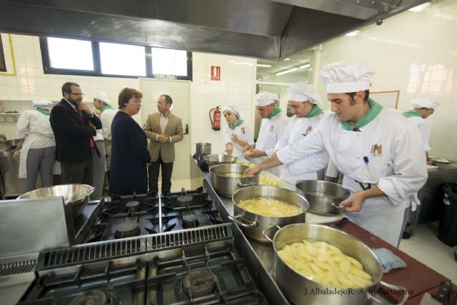 La Escuela de Hostelería forma a los futuros profesionales del sector turístico - 3, Foto 3
